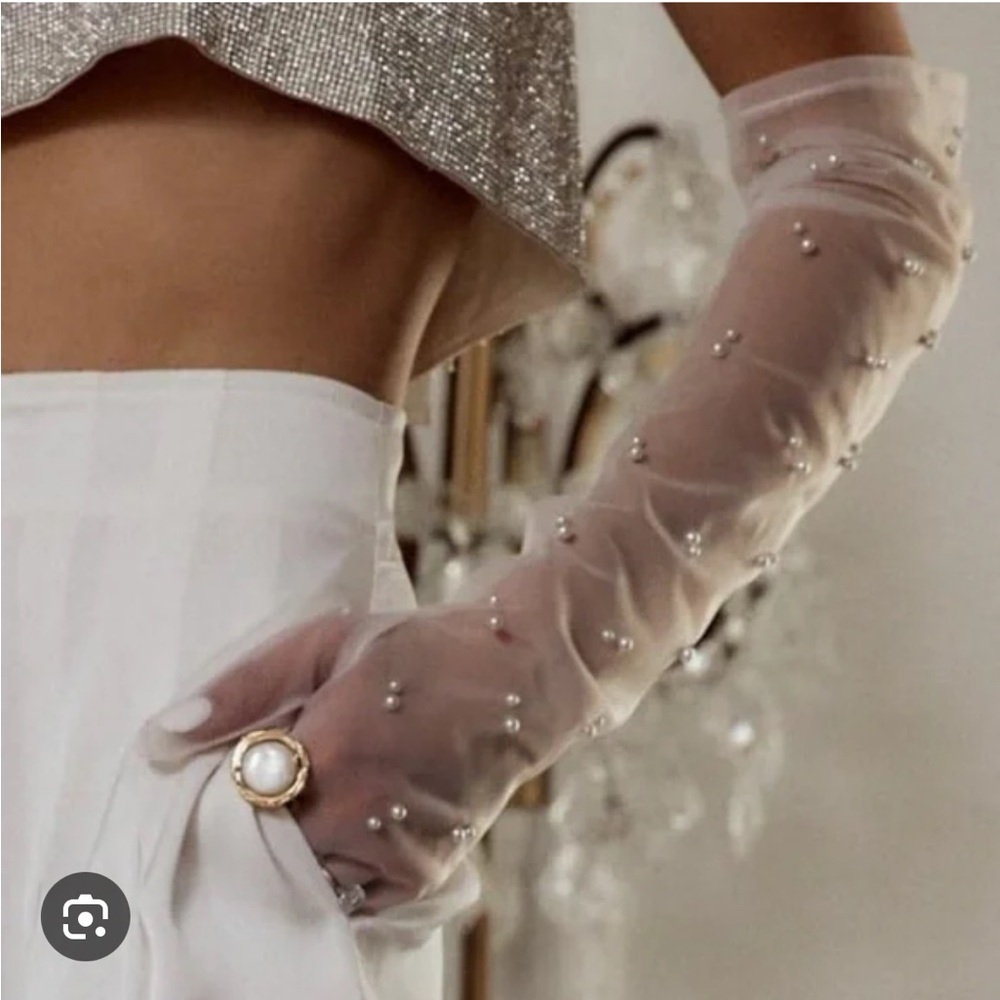 12th Tribe White Mesh Gloves with Pearls